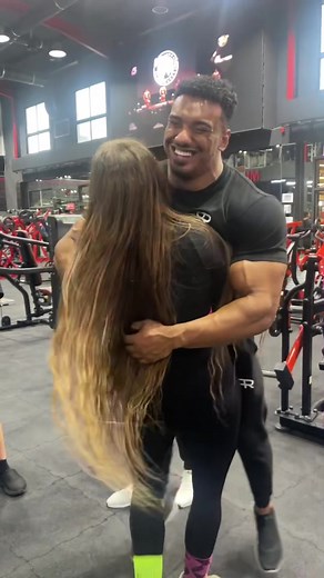 Larry Wheels: Powerlifting and Bodybuilding in Dubai