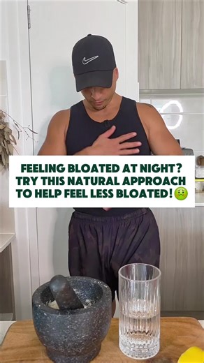 😳 Flat stomach in the morning… bloated by night? That’s not fat. That’s your gut crying for help. When digestion is off, food ferments, gas builds, inflammation rises, and your body struggles to drain properly. Fix your mornings and you prevent the night bloat. Simple shifts. Big difference. 📲 Follow @thewholisticcoach to stop the bloat and speed up your fat loss. #guthealth #reducebloating #fatlosstips #holisticnutrition