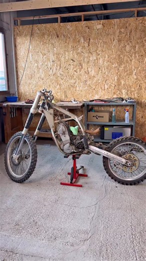 DavidDC on Instagram: "Día 5 restaurando la Ktm más barata de España #bike #ktm #enduro"