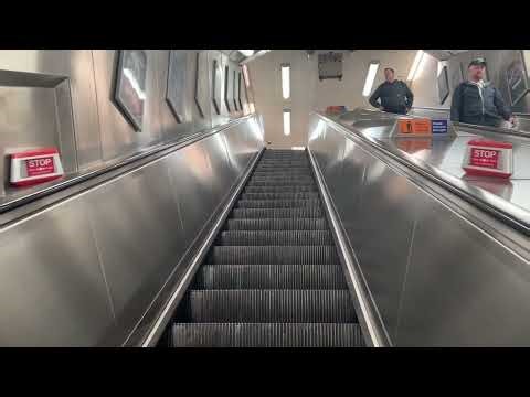 Bank station walk through from the DLR platform