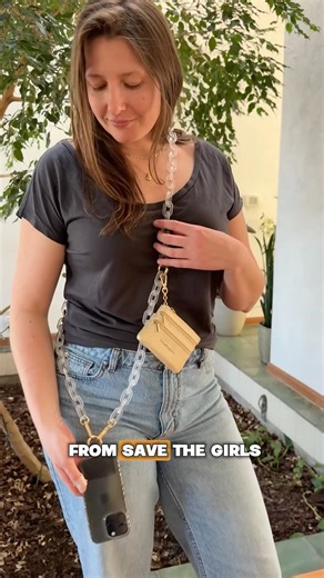 See why everyone’s obsessed with the Clip & Go! #phone #phonestrap #phoneholder #crossbody #purse