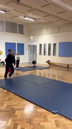 A C R O 🤸‍♀️💫 • Cartwheeling into the weekend! 🤸‍♀️ Our Acro class are mastering moves with the Acrotrix syllabus! ✨ • Today we started with forward rolls and handstands and then progressed into a sequence with a cartwheel chasses round off into a tuck and box jump! 🤩 • Excited to see the progress of our gymnasts! 🙌🏼 | Inspire Performing Arts