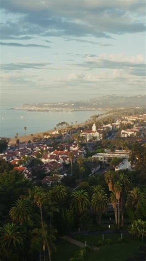 Did you know it’s 80° on East Beach this weekend? Sunny skies mean it’s the perfect time to head to the coast. Just 1.5 hours from LA. Share this with someone who needs a Santa Barbara weekend. . . . #MarMonteHotel #SantaBarbara #EastBeach #SeeSB | Mar Monte Hotel