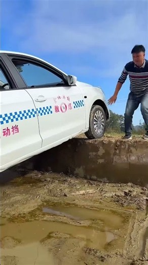 Even Experienced Drivers Can Sometimes Make Mistakes #automobile #drivingreview #funny