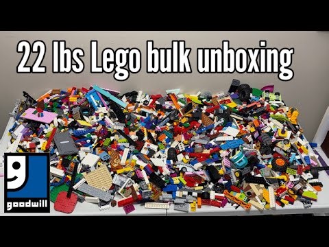 Unboxing 22 lbs of Lego bulk pieces from Goodwill