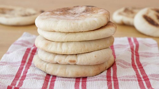 Fluffy Homemade Pita Bread (3 Easy Cooking Methods)