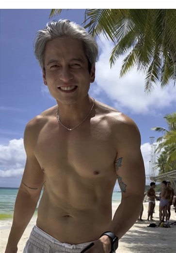 Beach Vibin' with Men's Shorts Outfit Ideas for the 40 Uncle