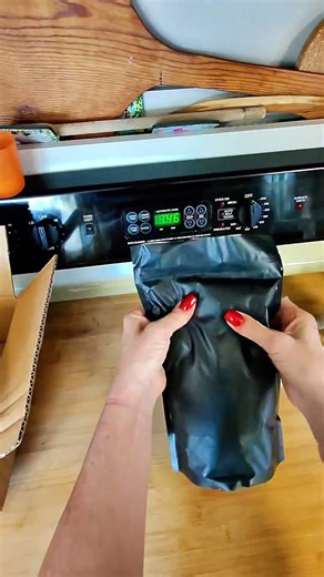 Make your own 17 ounce candle and wax melt using Maverick‘s fragrance #candlemakingkit