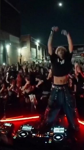 ISOxo kidsgonemad! album OUT NOW ‼️ isoxo.lnk.to/kidsgonemad