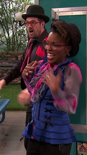 Charlotte ingannata allo show di magia 🎩 | Henry Danger