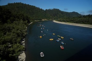 Native American teens kayak major US river to celebrate removal of dams and return of salmon