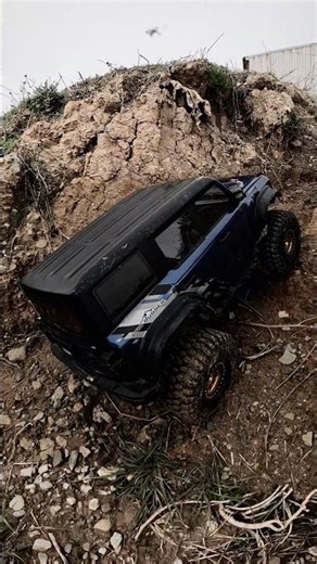 una grieta...un nuevo spot #4x4 #crawler #rc #radiocontrol #drop #offroad #rgt #offroading #proline