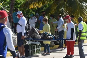 Boat with Haitian migrants puts in at Cayo Coco