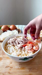 Chicken Hor Fun soup by ig teefoodd Ingredient: Shrimps Shell Half Chicken Yam bean Salt Pepper Chives Spring onion Fried shallot Kuey teow | ResEpi sI bUjaNg