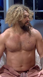 159K views · 663 reactions | Cualquier personaje es bueno para que #JasonMomoa se quite la camisa 掠 Y en #SNL lo saben  Mira este y todos los episodios a través de #UniversalPlus | E! Online | Facebook