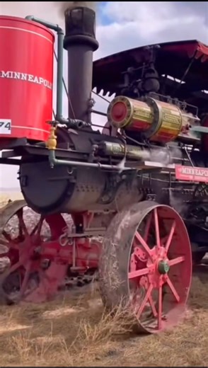 World’s Biggest Tractor Plowing the Fields! 🌾💪 #usatractor #bigtractorpower