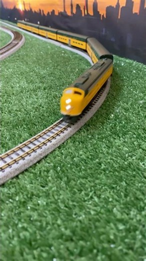 “Legendary C&NW 400 in N Scale! | EMD E-8A Hauls Bi-Level Classics” #modeltrains #modeltrain #nscale