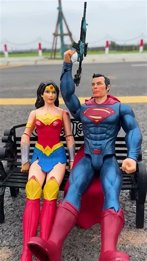 Goku approaches Bulma #dragonball #marvel