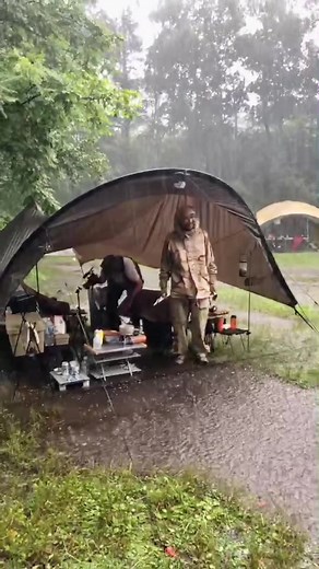 #キャンプ #キャンプ部 #タープ #嵐 #雨キャンプ #ゲリラ豪雨 #雷