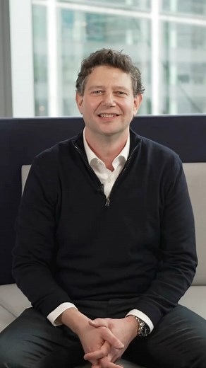 Do you know all the ways you can use the Chase mobile app to protect your privacy and security? Sit down with Product Executive, Jan Wilken, for a tour of the Chase Mobile app. 🔒📱 | Chase