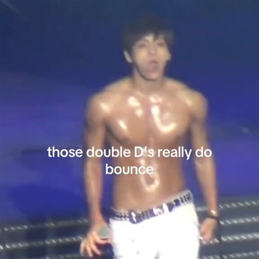 anyways i'm just gonna stare at jonghyun's bouncing tits bec idc