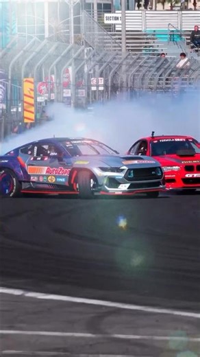 Twin Drift Battle in the Corner! Who Wins?