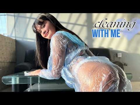 Yuno Gives Her Table a BRANDNEW Look Today!