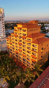 Sol, arena y mar… así se viven las vacaciones en Costa de Oro ☀️🌊 Tu lugar ideal para desconectar. 📍 Mazatlán, Sin. ☎ (669) 913 2005 | 800 696 66 00 📲 https://wa.me/message/U5F7UVNQR4QZN1 🌐 www.hotelcostadeoro.mx | Costa de Oro Beach Hotel