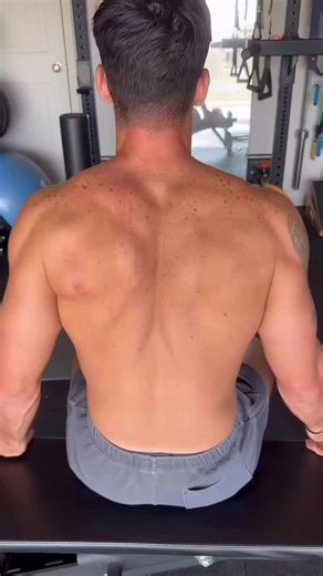 Struggling with **neck pain**? The problem might be **scapular dyskinesia** – poor shoulder blade movement! When your **scapula isn’t stable**, your **upper traps** overwork, leading to **neck strain, tension, and even headaches**. ✅ Strengthen your **Serratus Anterior & scapular stabilizers** with **targeted exercises** to fix the root cause, not just the symptoms! If you feel pain during workouts, it’s time to focus on **scapular control**. Your neck & shoulders will thank you! #ScapularDyskin