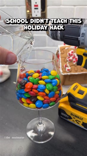 Noah Klein on Instagram: "Simple way to make hot chocolate #lifehacks #food #christmas"