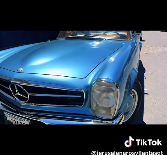 Mercedes 280SL: A Classic Car in Jerusalem