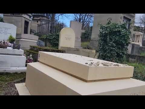 JIM MORRISON, Cemetery walk
