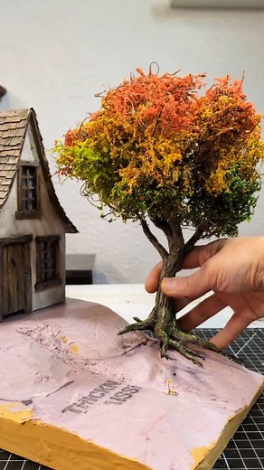 So satisfying to see this little guy finished! This miniature tree brings all the vibrant autumn colors into one tiny piece. Tutorials are available on my Patreon. #miniatureplants #miniaturegarden #fairygarden #miniaturetree | Tamar Cohen Miniatureit