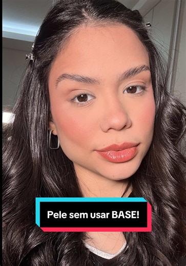 Preparação de pele sem base 😨 Produtos usados: - Hidratante Angel Wings @Catharine Hill - Blindagem Fix Tudo @Dailus - Corretivo Incrível M10 @Vic Beauté - Bronzer Sunset @MASCAVO - Blush em pó Vermelho @Avon Brasil - Iluminador compacto cor 02 @DRIDE COSMETICOS - Pó até debaixo d’água cor 02 @Maria Margarida - Bruma hidratante @Kohll Beauty #pele #tutorial #makeup #maquiagem