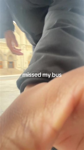 ⃟⃟⃟ (@4dy.wardy)’s video of waiting for the bus