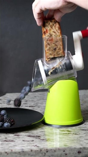 Fruitcake slicing hack that actually works #gadgets #kitchenhacks