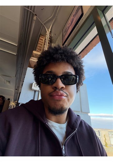 Visit Vola’s Dockside Grill in Old Town Alexandria