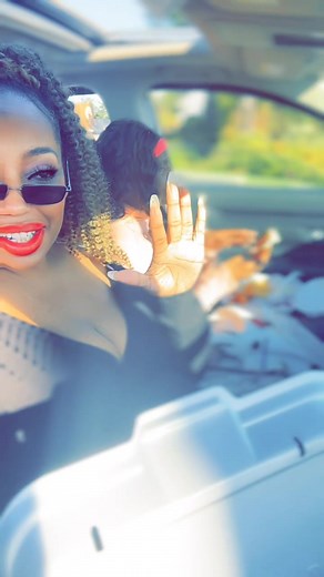 Having a picnic with my children | Diva_prime