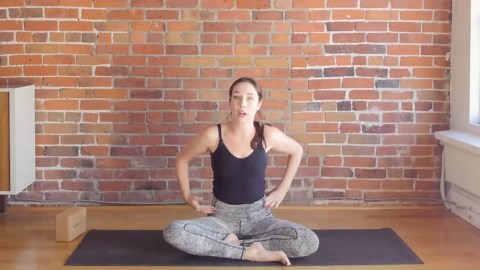 45-Minute Sacral Chakra Yoga – Hip Strength & Deep Stretch