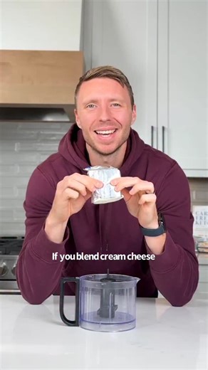 Healthy Cheesecake 🍰😋🙌 What you need: 2 oz cream cheese 1 small banana 2 eggs 2 tbsp mixed berries Optional: 2 tbsp sweetener (I used allulose) 1 tsp vanilla How to make it: 1. Blend your ingredients & pour into 2 greased ramekins. 2. Bake @ 350F for 30 mins (until a toothpick comes out clean). 3. Let it chill and enjoy! Even though it has a banana, this is still pretty low carb and much more macro friendly than a regular cheesecake 👌 | Keto Snackz