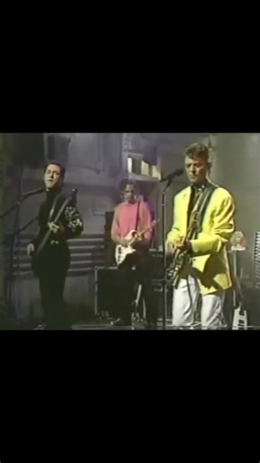 huggy on Instagram: "s17e7 11/23/91 Host Macaulay Culkin #saturdaynightlive #snl #snlclassic #tinmachine"