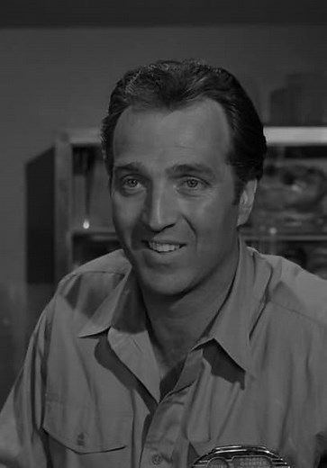 The Twilight Zone S02:E23 - A Hundred Yards Over the Rim