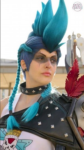 🤩STUNNING Junker Queen + Mercy Cosplays - OVERWATCH 2 🤩 #shorts