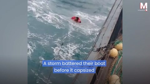 Dramatic rescue of 7 crew members from sinking ship in China