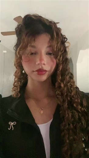 Videos de emilyyy_s0 (@emilyyy_s0) con “sonido original - 2006 AJ”