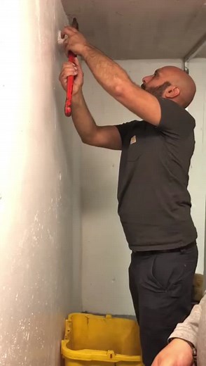 🤣! #plumbingfails #peopleschoiceplumbing #like #getusto10k