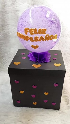 Caja Sorpresa de Cumpleaños con Girasoles Naturales y Eterno
