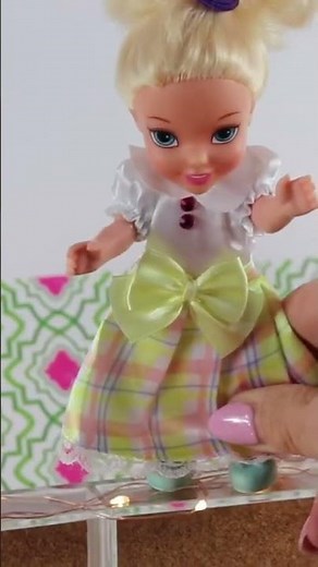 Claires Store Chaos - Elsa and Anna Toddlers - Elsia falls off shelf breaks nail polish