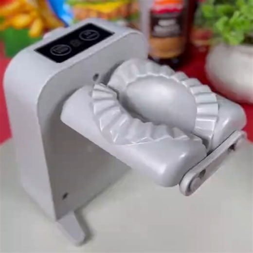 Dumpling Making | This machine is too satisfying #oddlysatisfying #FoodTok #dumplings #asmr #ukfyp | Instagram