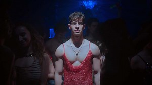 Esta nueva temporada de Élite es pura libertad. Sin prejuicios, sin normas. Solo para valientes. ¿Te atreves? Élite temporada 5 se estrena el 8 de abril, solo en Netflix. | Netflix